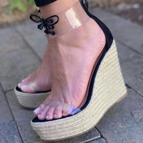 Sandália anabela vinil cadarço preta - R$ 189.90, cor Preto (plataforma, de  couro, salto alto, confortável, de amarrar, cor caramelo, em nobuck, sola  emborrachada) #90158, compre agora | Shafa