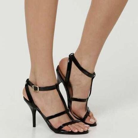 sandalia beira rio conforto salto fino