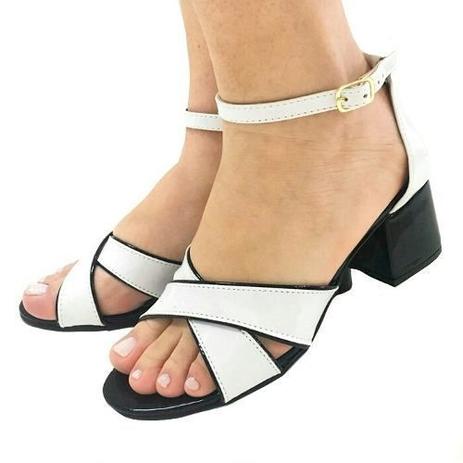 sandalia branca verniz