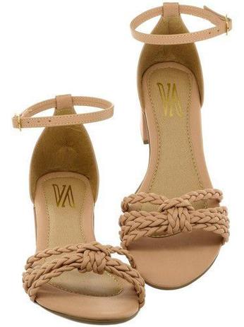 sandália social confortável