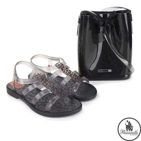 chinelo larissa manoela