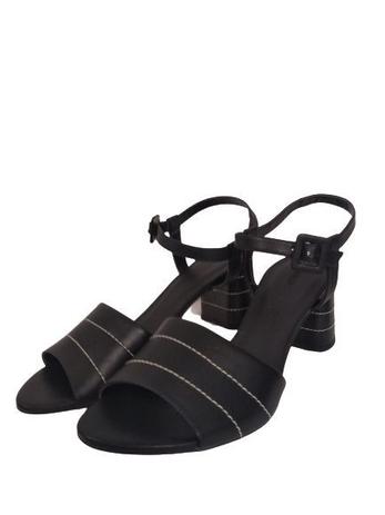 Sandália Lança Perfume Salto Logo Bege - Compre Agora | Dafiti Brasil