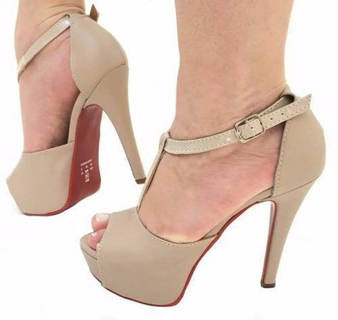 salto alto fino bege