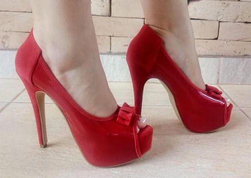 sandalia vermelha com laço