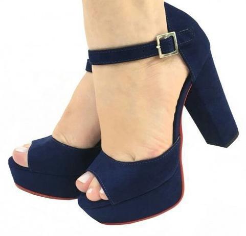 sandália azul marinho