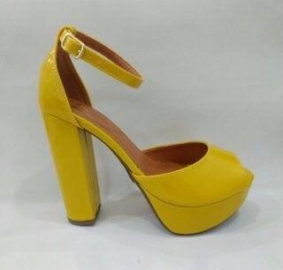 sandalia meia pata amarela