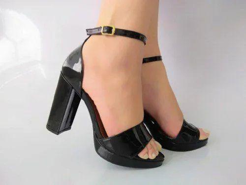 plataforma sandalia preta