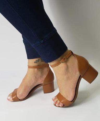 sandalias salto bloco baixo