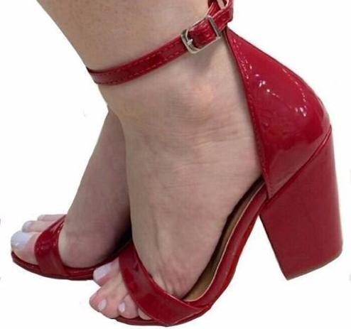 sandalia vermelha feminina