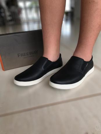 sapatênis couro preto