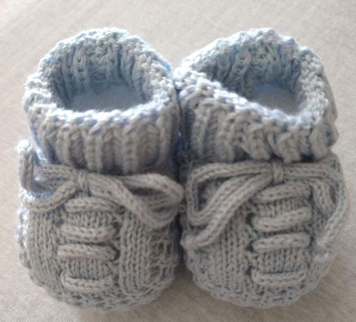 Sapatinho de Tricô Laço Azul Bebê RN Maria Chica - Sapatinho de Bebê -  Magazine Luiza