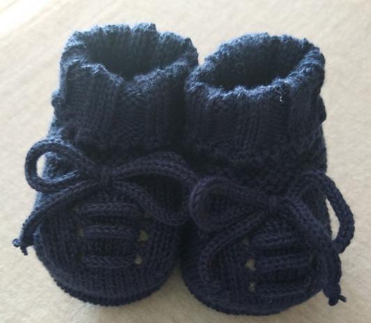 Sapatinho de Tricô Laço Marinho RN Maria Chica - Sapatinho de Bebê -  Magazine Luiza