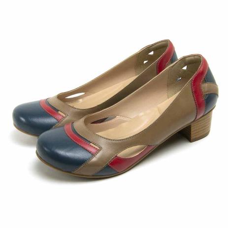 sapato bico quadrado feminino esta na moda