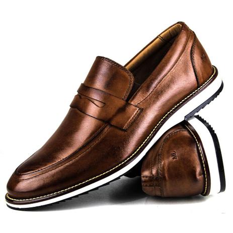 sapato com sola branca