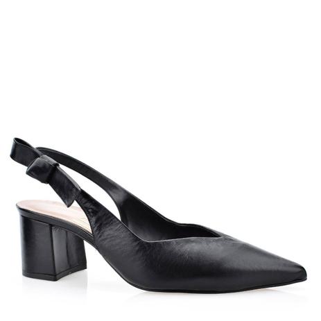 sapato salto grosso e bico fino