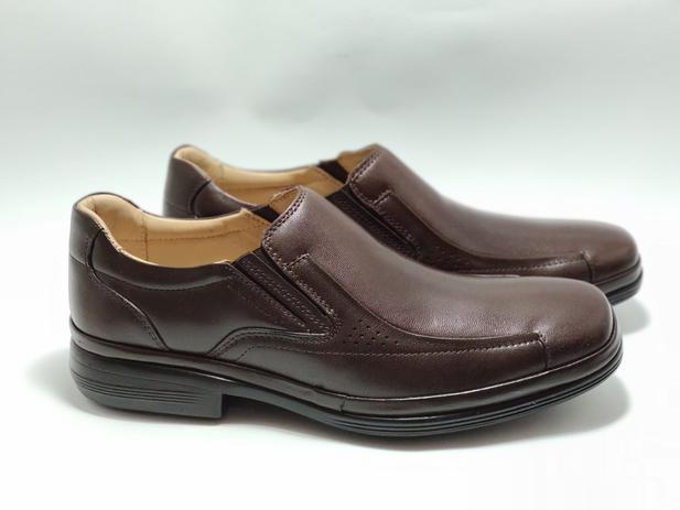 Sapato masculino sem cadarço em couro marrom marca Sapatoterapia - Outros  Moda e Acessórios - Magazine Luiza