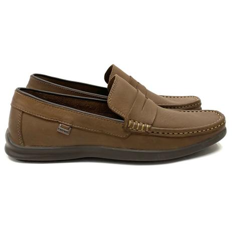 O Mocassim Couro Freeway Escuna Masculino é confeccionado 100% em couro, e  é ideal para passeios e ocasiões especiais.Possui ótimo conforto e durabil