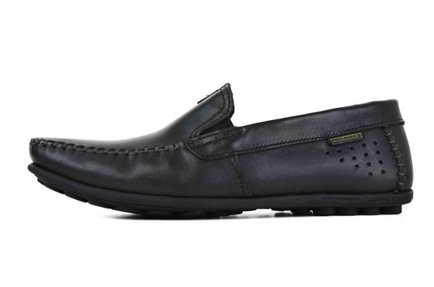 sapatos mocassim pegada