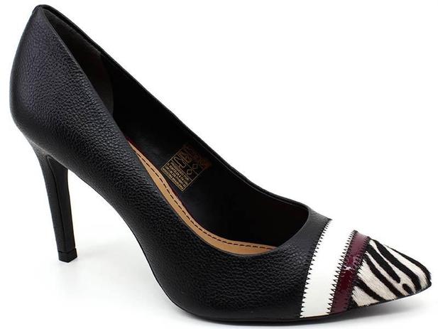 scarpin preto loucos e santos