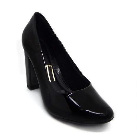 scarpin preto verniz bico redondo