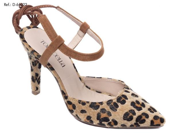 sapato scarpin cor de pele