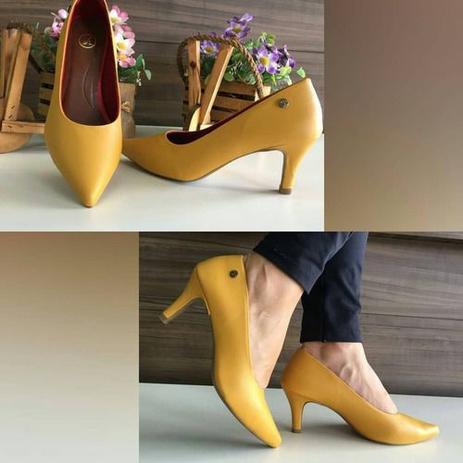 scarpin cor mostarda