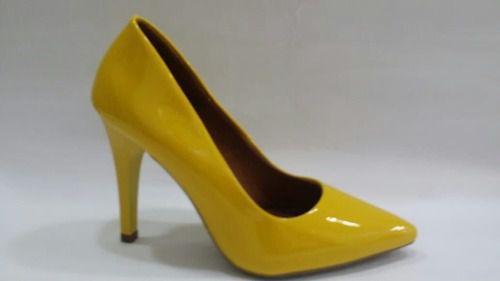 scarpin amarelo verniz