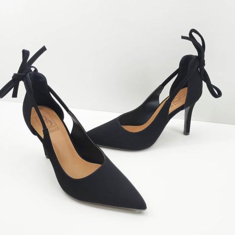 scarpin bebecê salto médio bico fino