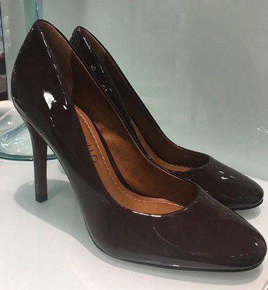 scarpin carrano verniz