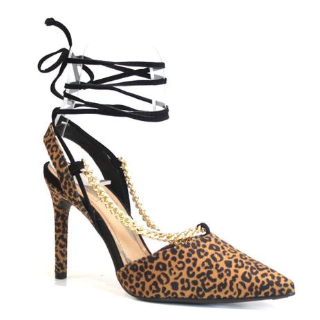 scarpin com corrente