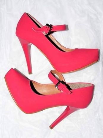 scarpin meia pata rosa
