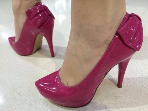 scarpin rosa com laço
