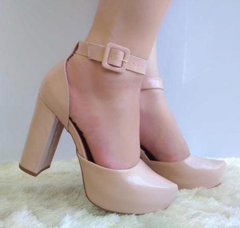 scarpin meia pata nude
