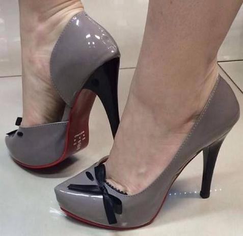 scarpin meia pata verniz