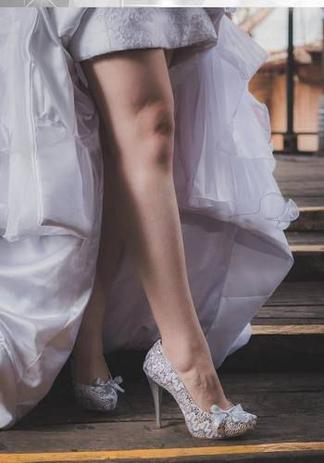 salto alto branco com brilho