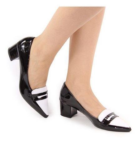 scarpin preto e branco salto medio
