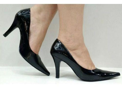 scarpin preto verniz salto medio