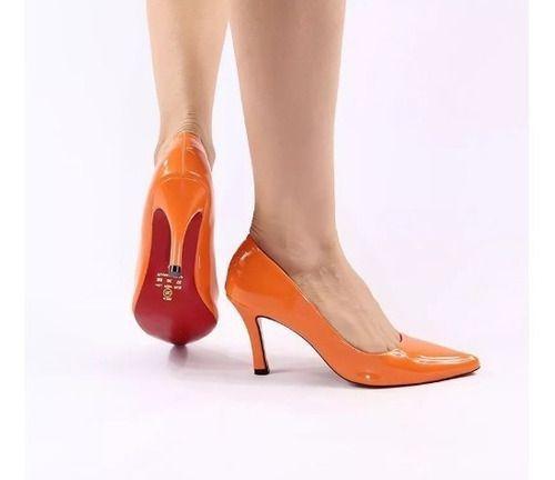scarpin laranja verniz