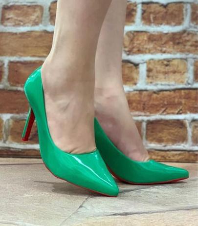 scarpin verde bandeira