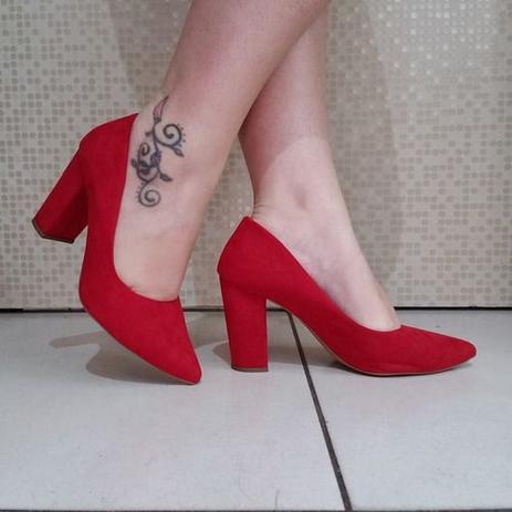 scarpin vermelho bico fino