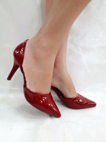 scarpin vermelho escuro