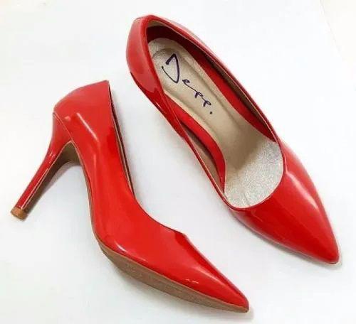 scarpin vermelho bico fino