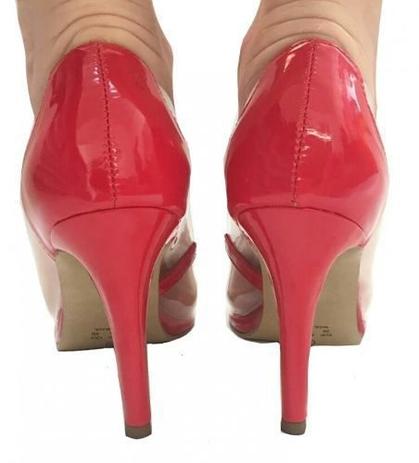 scarpin vermelho bico fino