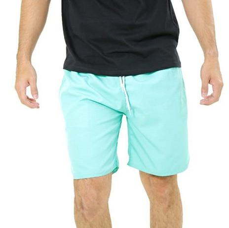 short verde combina com que cor de blusa masculino