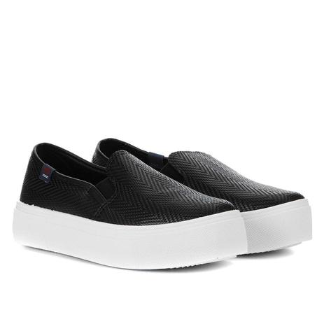 Slip On Moleca Flatform Perfuros Preto Preto - Studio Z