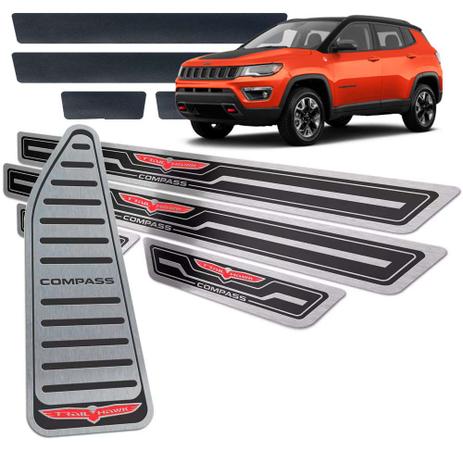 Soleiras Vinil + Descanso Compass Trailhawk Preto - Jr Menor preço em Soleiras Vinil + Descanso Compass Trailhawk Preto - Jr