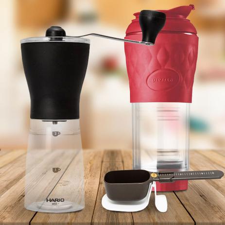 Super Kit para Viagem Cafeteira Pressca Vermelha + Moedor Hario Slim + Balança Dose Certa Menor preço em Super Kit para Viagem Cafeteira Pressca Vermelha + Moedor Hario Slim + Balança Dose Certa