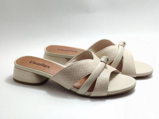 tamanco de couro salto baixo