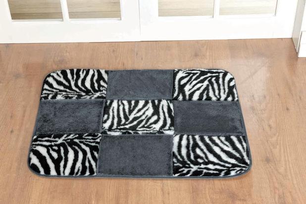 Tapete Capacho para Porta Patchwork Cinza e Zebra - Guga tapetes é boa?