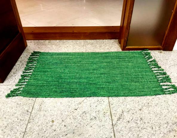 Tapete de Algodão de Tear 0,85 x 0,45 Verde - Tapetes marajó Menor preço em Tapete de Algodão de Tear 0,85 x 0,45 Verde - Tapetes marajó